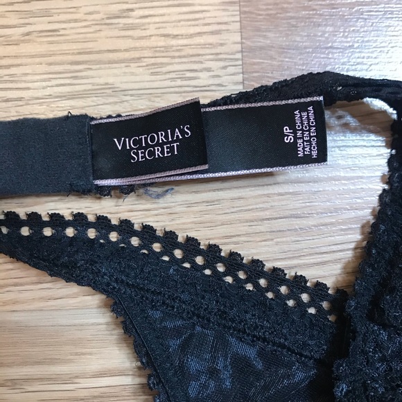 Victoria’s Secret Lace Halter Bralette - Picture 4 of 5